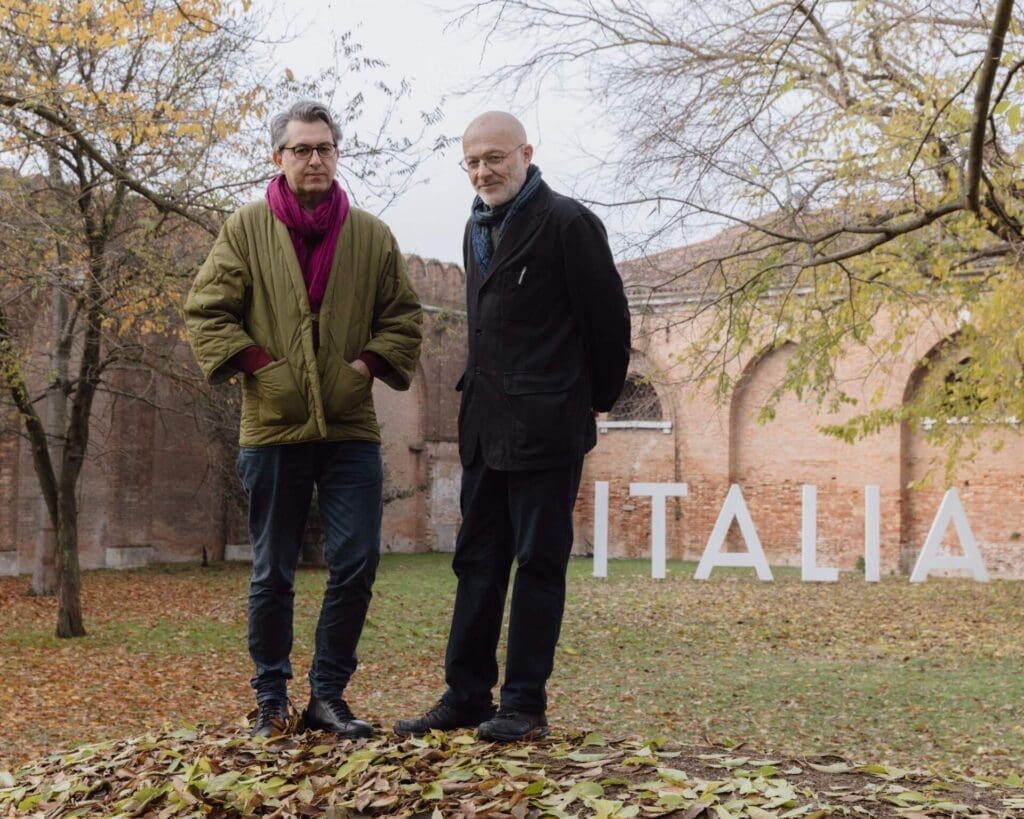 Padiglione Italia Biennale Arte 2024 presenta "Due Qui/To Hear" di Massimo Bartolini. Viaggio sensoriale unico tra suono e spazio all'Arsenale