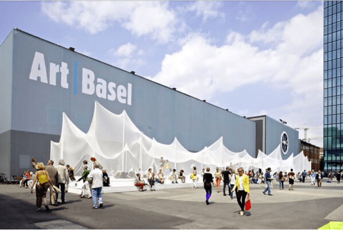 Messe Basel di Basilea ospita la nuova edizione di Art Basel, manifestazione aperta al pubblico dal 13 al 16 giugno