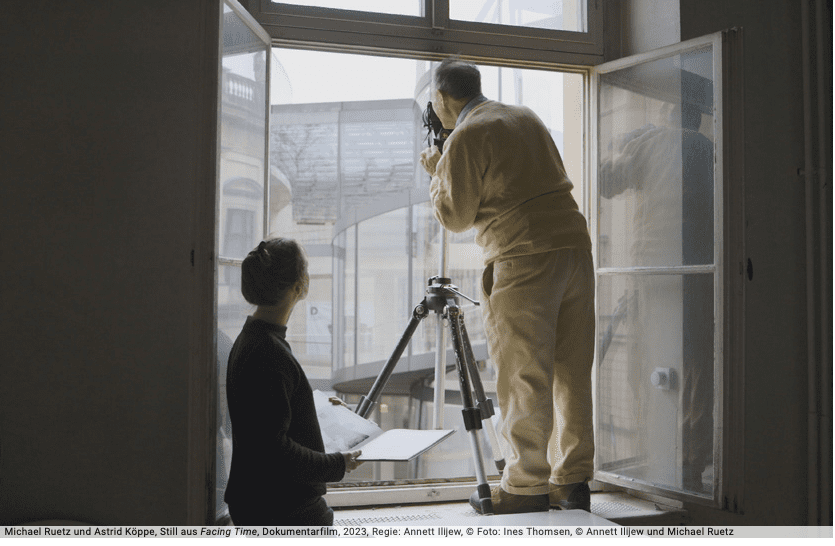 Akademie der Künste di Berlino ospita la mostra fotografica MICHAEL RUETZ. Poesie der Zeit.– Timescapes 1966–2023